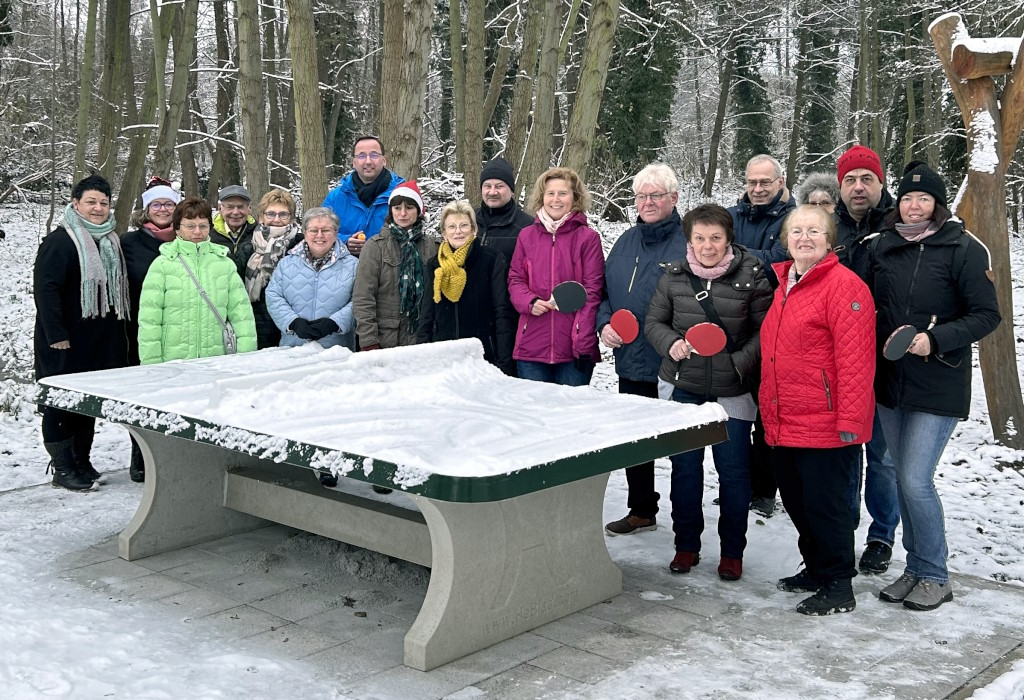 Einweihung Tischtennisplatte Einweihung Tischtennisplatte