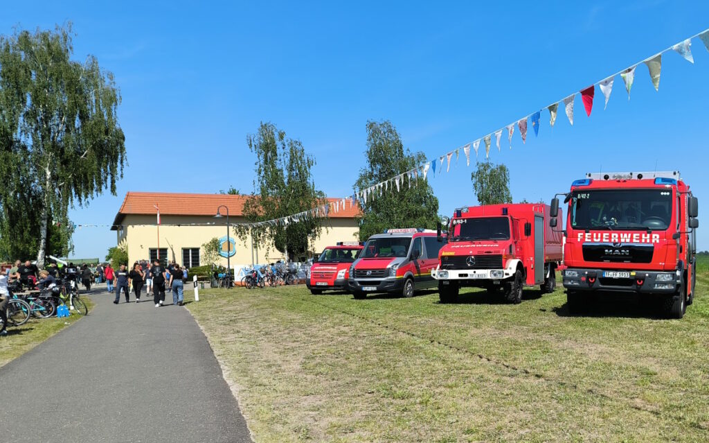 Zu Himmelfahrt können in jedem Jahr die Fahrzeuge der Freiwilligen Feuerwehr Kloster Zinna besichtigt werden.