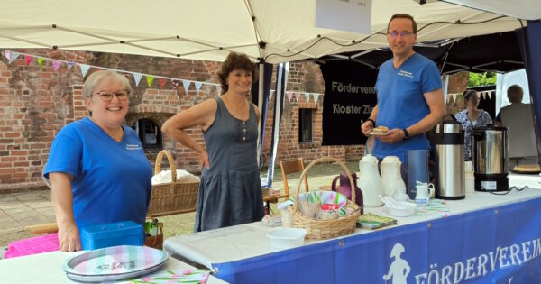 Heimatfest auf dem Platz vor der Kirche 2025