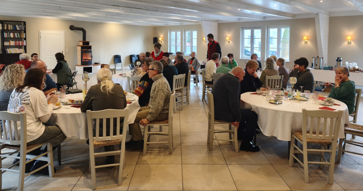 Zum Valentinstag waren viele Einwohner zum Gutshaus gekommen.