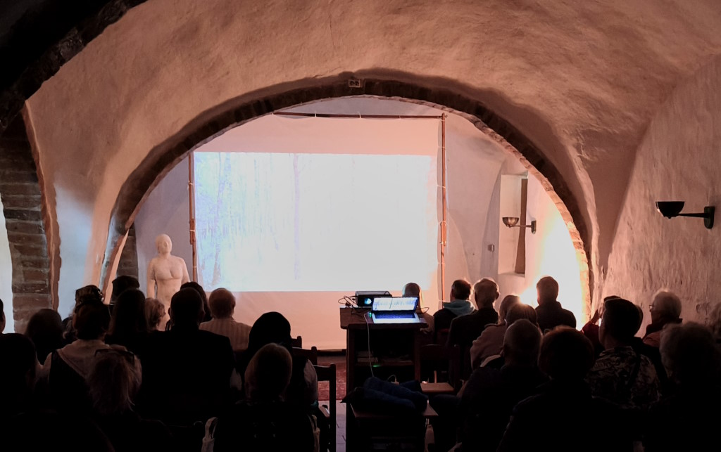 Filmvorführung in den historischen Mauern vom Konversenhaus.