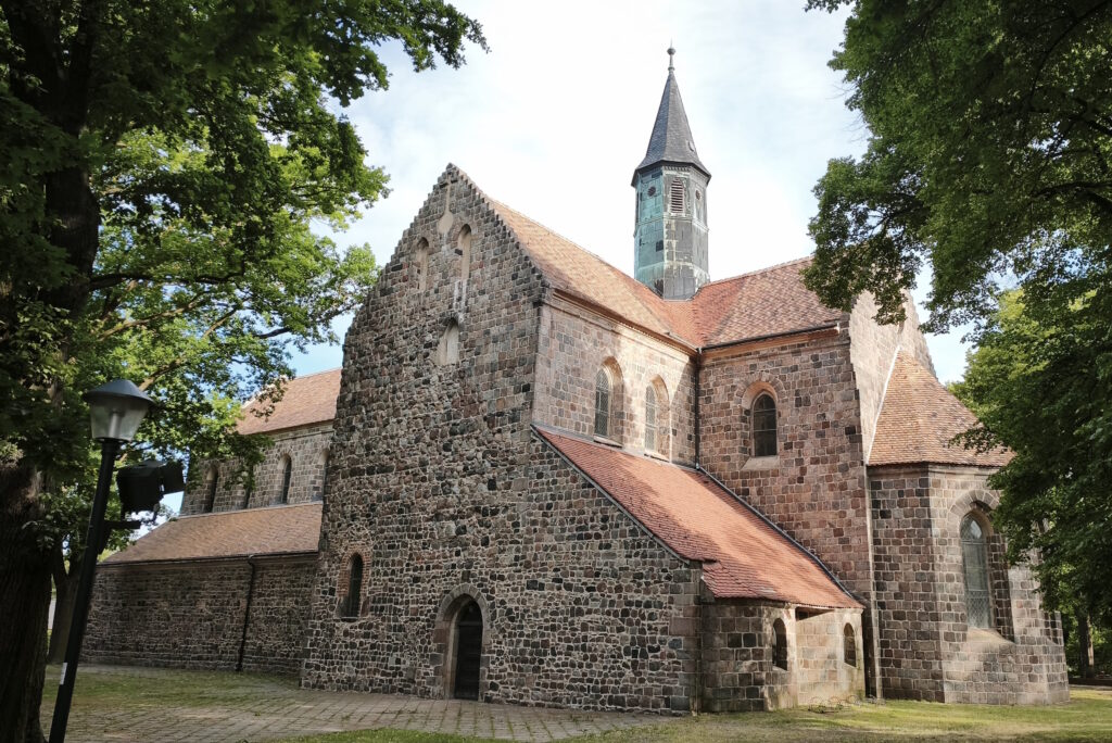 Die Klosterkirche St. Marien in Kloster Zinna – Ein Meisterwerk mittelalterlicher Baukunst
