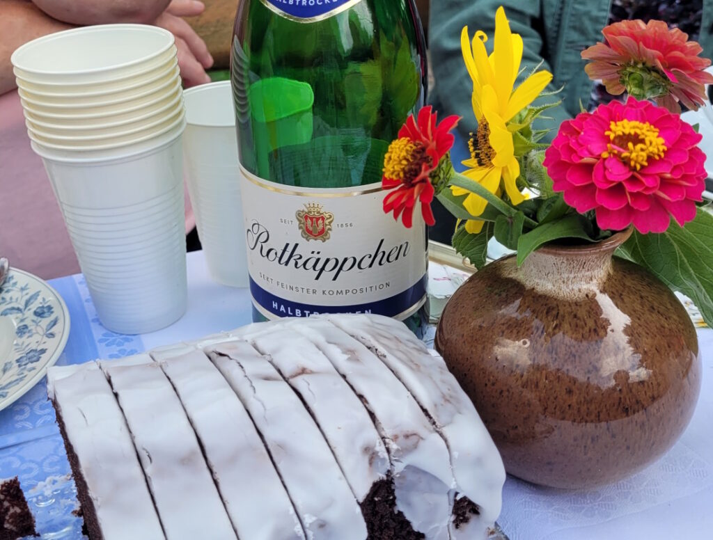 Die Tisch wurde zum Kaffeeplausch wieder liebevoll vorbereitet.