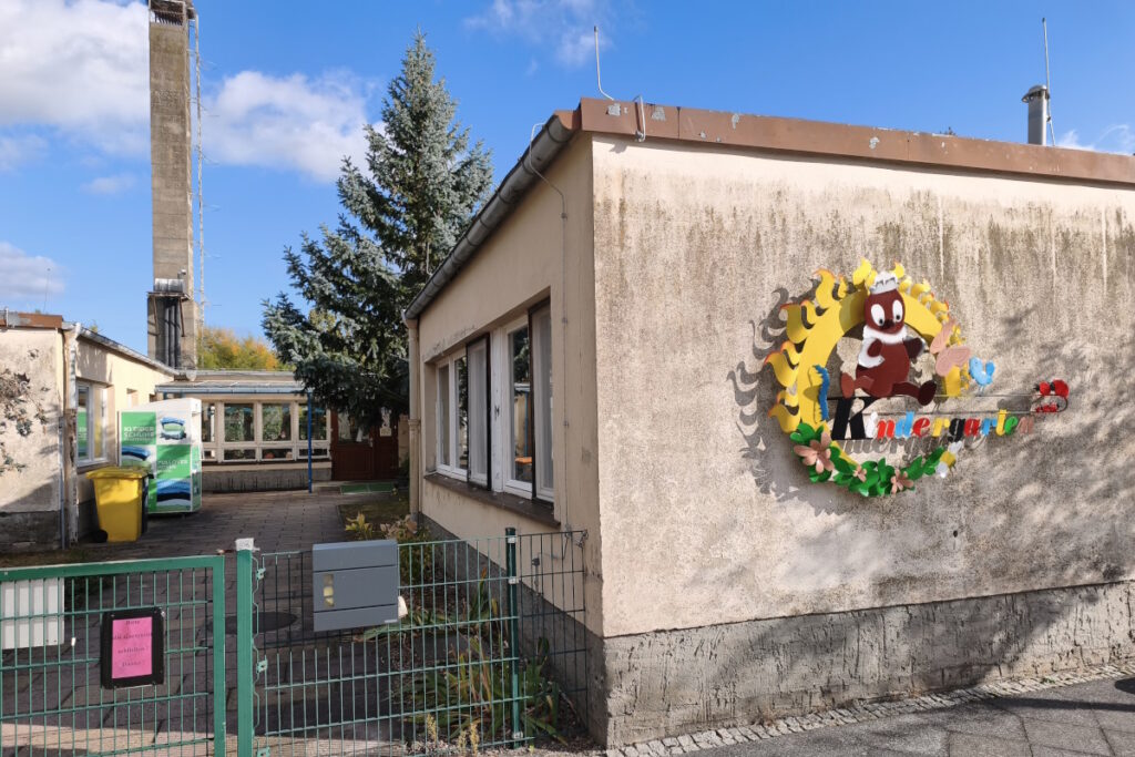 Der Eingansbereich zur Kita Pittiplatsch in Kloster Zinna.